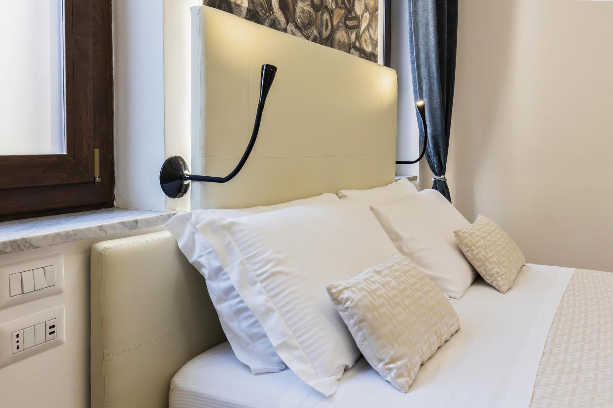 Navona Central Relais Bed & Breakfast Rome Bagian luar foto